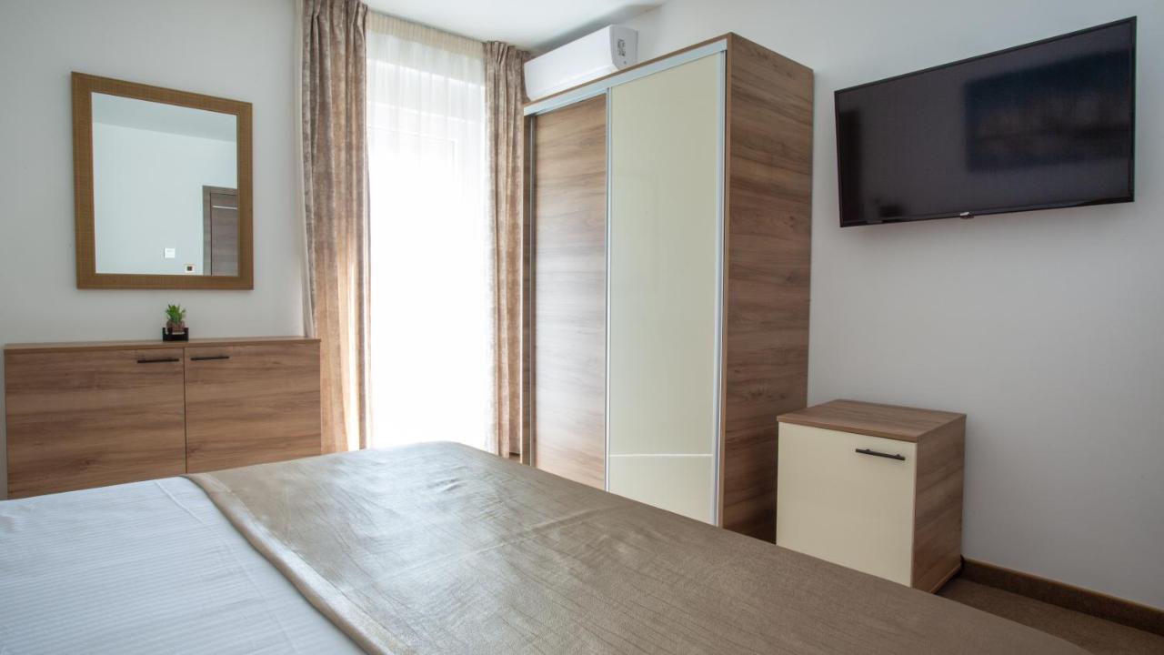 Rooms & Apartments Toni Stobrec Exterior photo