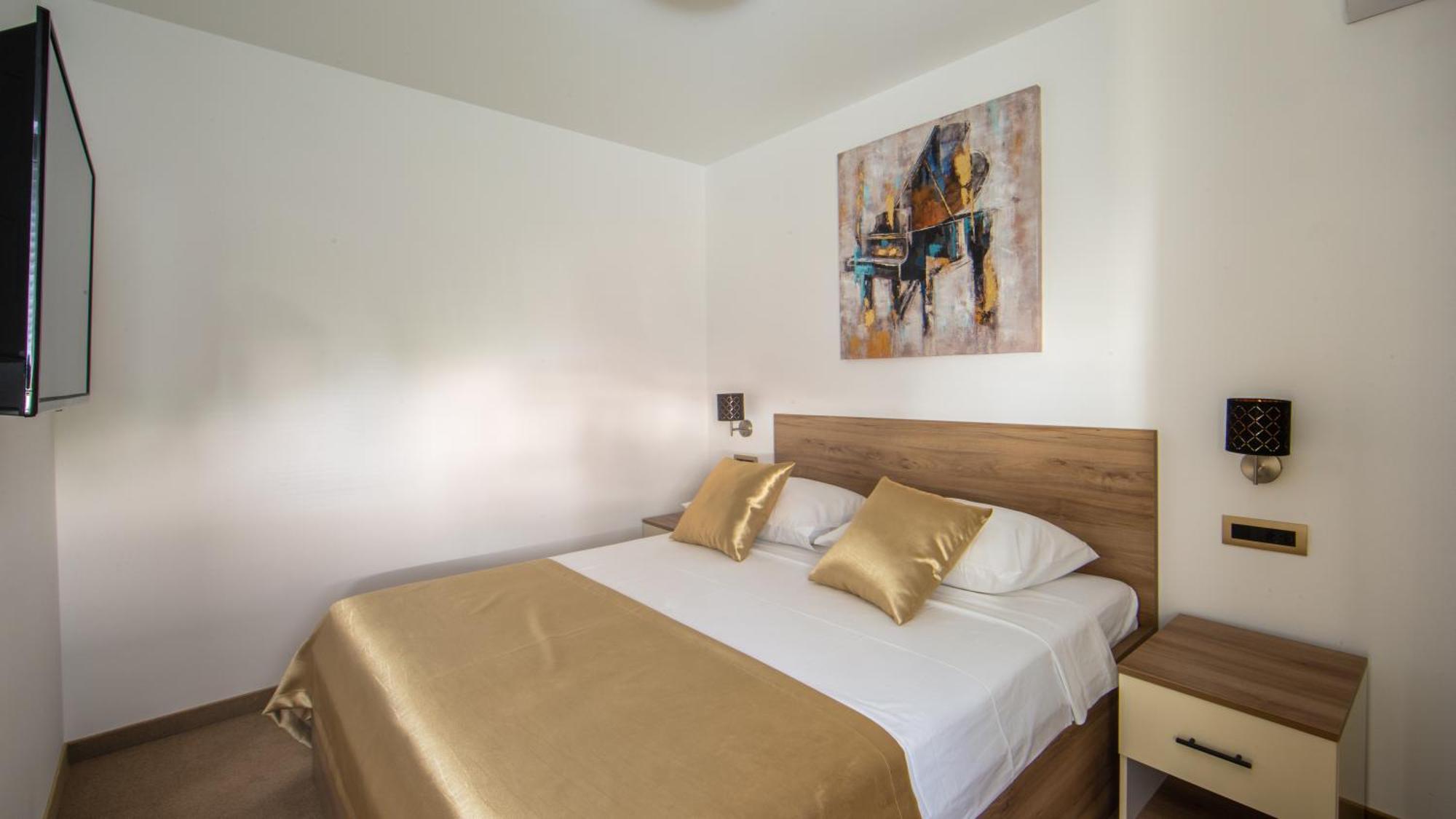 Rooms & Apartments Toni Stobrec Room photo